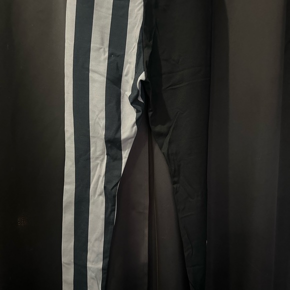 KILLSTAR/Adams Family Wednesday Leggings - Picture 3 of 5